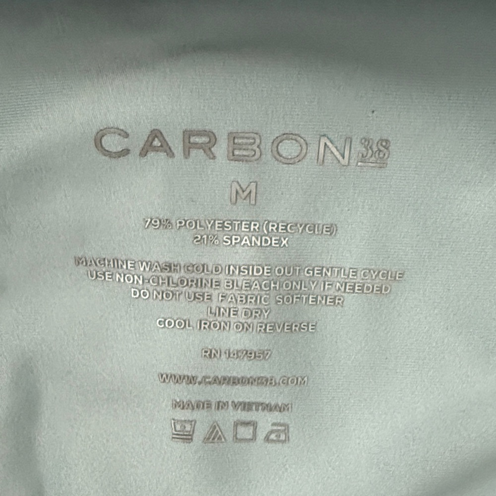 Carbon38 Camouflage Sports Bra and Leggings Set. - Picture 7 of 7